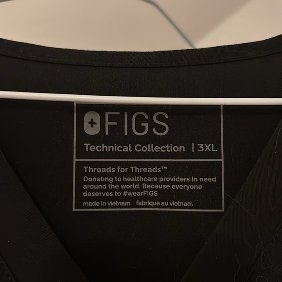 FIGS Catarina Scrub Top - Picture 3 of 5